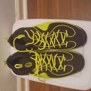 Nike air penny 2 volt mens size 12 yellow and black pre owned